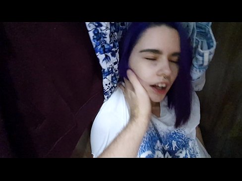❤️ Našiel som svoju sestru v skrini a pomohol som jej spraviť sa ☑ Sex video na nás